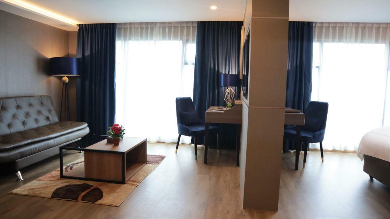 Glow Sukhumvit 5 Бангкок Экстерьер фото